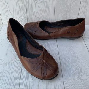 BORN MIGO SLIP ON BALLET FLATS